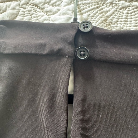 Tommy Hilfiger Black Sleeveless Twist-Front Top - Picture 4 of 6